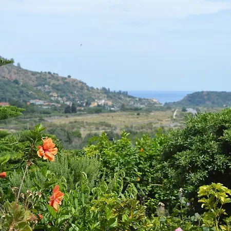 La Casa Di Giulia Appartement Forza dʼAgro Buitenkant foto