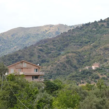 La Casa Di Giulia Appartement Forza dʼAgro Buitenkant foto